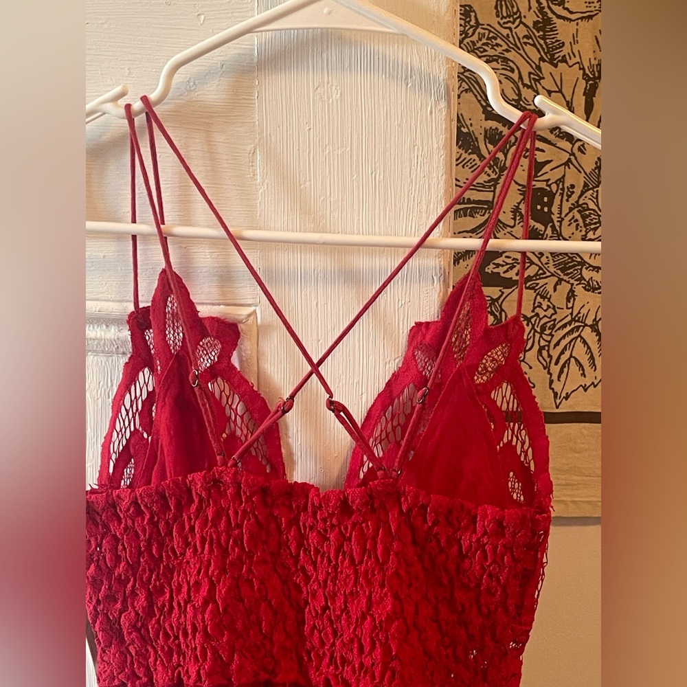 ❤️ BOGO ❤️ Free People Adella Strappy Lace Bodice Peplum Camisole in Cherry Red - Picture 4 of 10